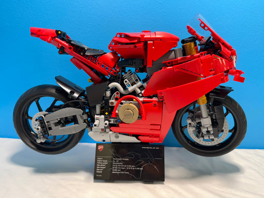 42202 LEGO Ducati Panigale V4 S Motorcycle Used