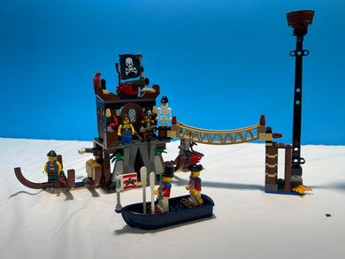 6253 LEGO Pirates Shipwreck Hideout Used