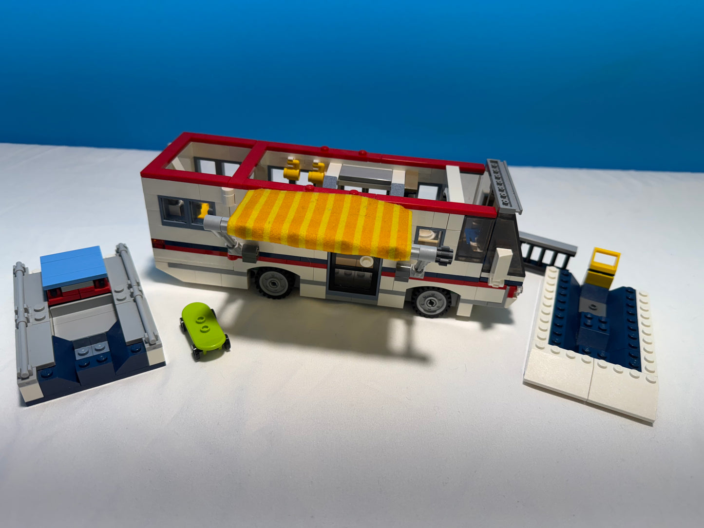 31052 LEGO Creator 3 in 1 Vacation Getaways Used