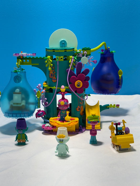 41255 LEGO Pop Village Celebration Used