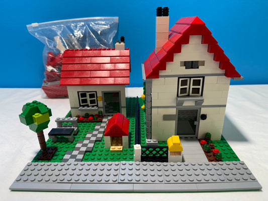 4956 LEGO Creator 3 in 1 House Used