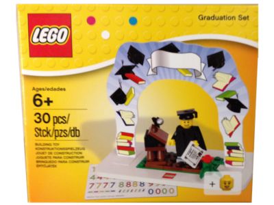 850935 LEGO Classic Minifigure Graduation Set