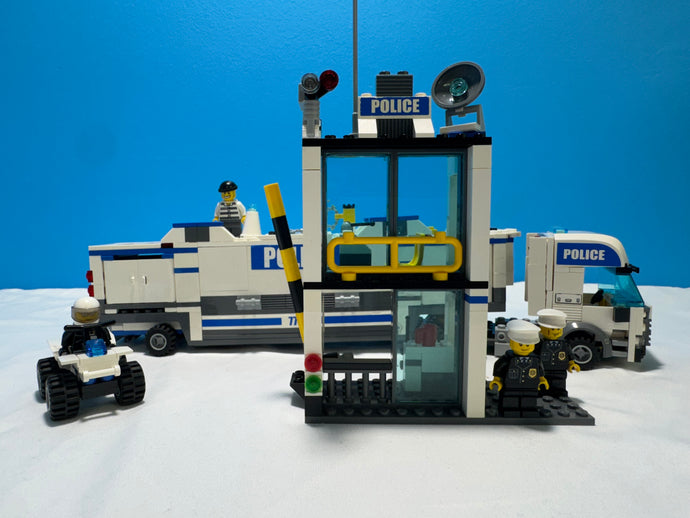 7743 LEGO City Police Command Centre Used